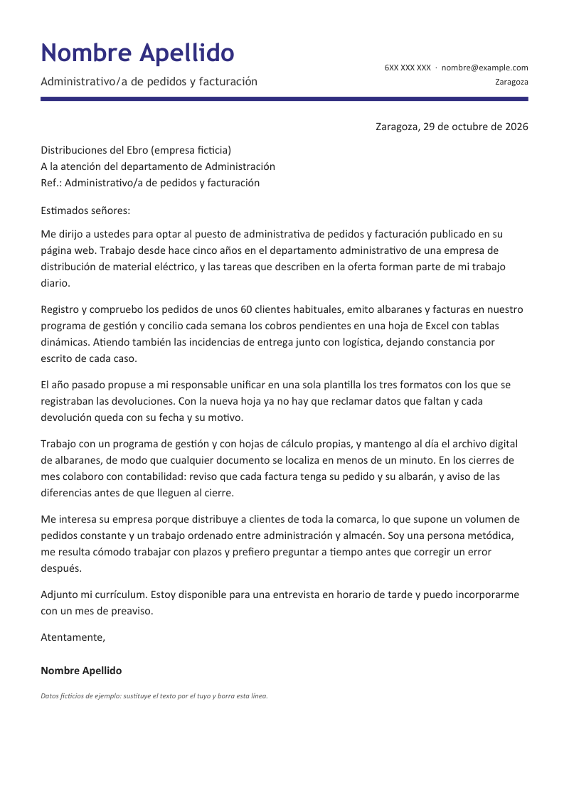 Vista previa de la plantilla «Carta de presentación de administrativo/a»: una carta de una página con nombre y titular en tipografía redondeada a la izquierda, datos de contacto alineados a la derecha y un filete grueso de color debajo, en índigo, sobre fondo blanco y con datos de ejemplo.