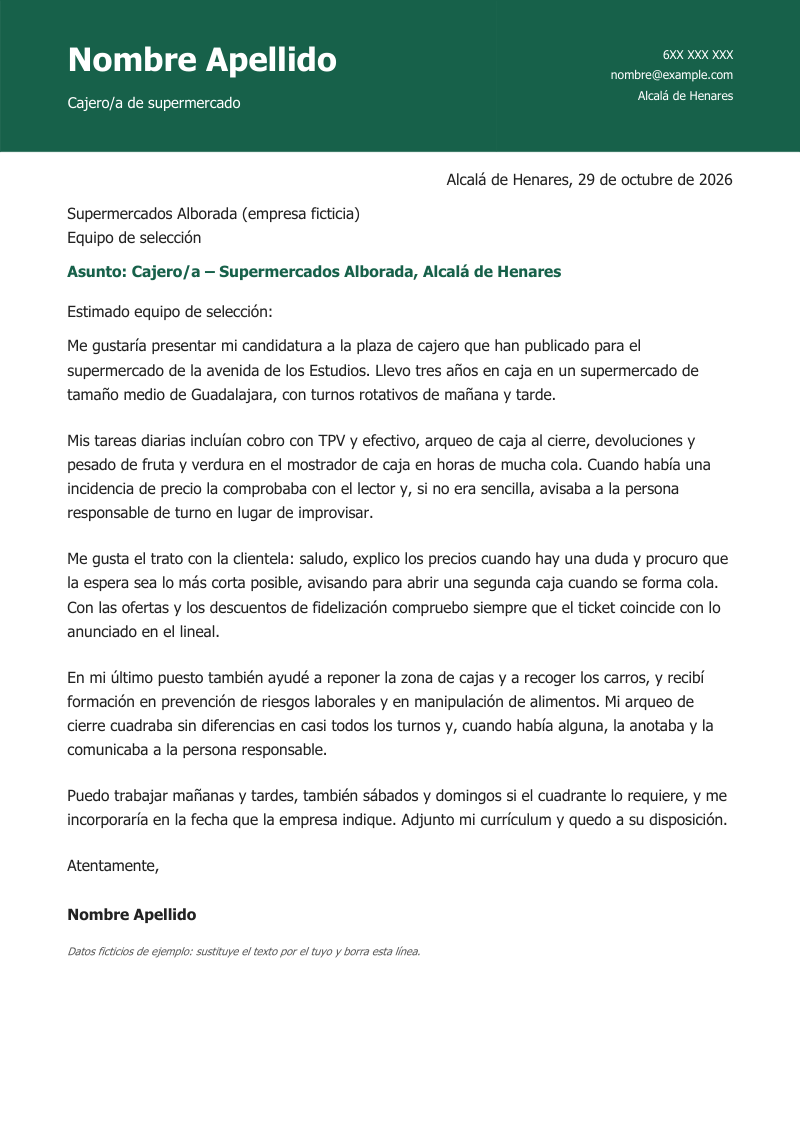 Vista previa de la plantilla «Carta de presentación de cajero/a de supermercado»: una carta de una página con banda de color a sangre con el nombre y el titular en blanco a la izquierda y los datos de contacto en blanco a la derecha, en verde, sobre fondo blanco y con datos de ejemplo.