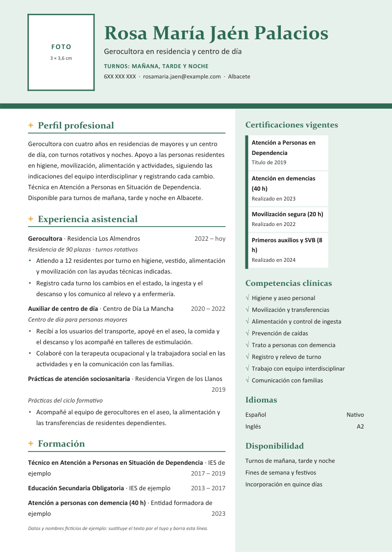 Vista previa del currículum de ejemplo de gerocultor o gerocultora con datos ficticios, en un diseño con foto a la izquierda del nombre sobre cabecera de color claro, una columna de experiencia y una columna lateral de certificaciones vigentes y competencias, en verde salvia y ocre.