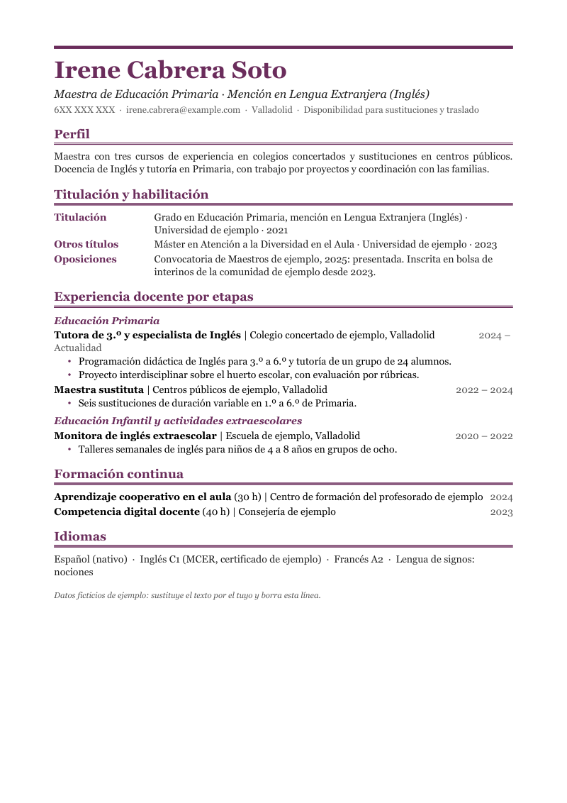 Vista previa de la plantilla docente: nombre en serif con una barra de color encima, titular en cursiva, y secciones con doble filete: Perfil, Titulación y habilitación con etiquetas a la izquierda, Experiencia docente por etapas, Formación continua e Idiomas