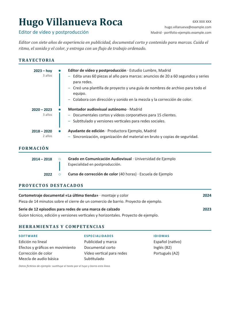 Vista previa de la plantilla con línea de tiempo: nombre en Cambria azul petróleo, perfil en cursiva, y debajo una columna de fechas a la izquierda, una línea vertical con puntos y los puestos con sus viñetas a la derecha, seguida de formación, proyectos y tres columnas de herramientas